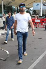 Yuvraj Singh snapped at airport on 26th Oct 2015